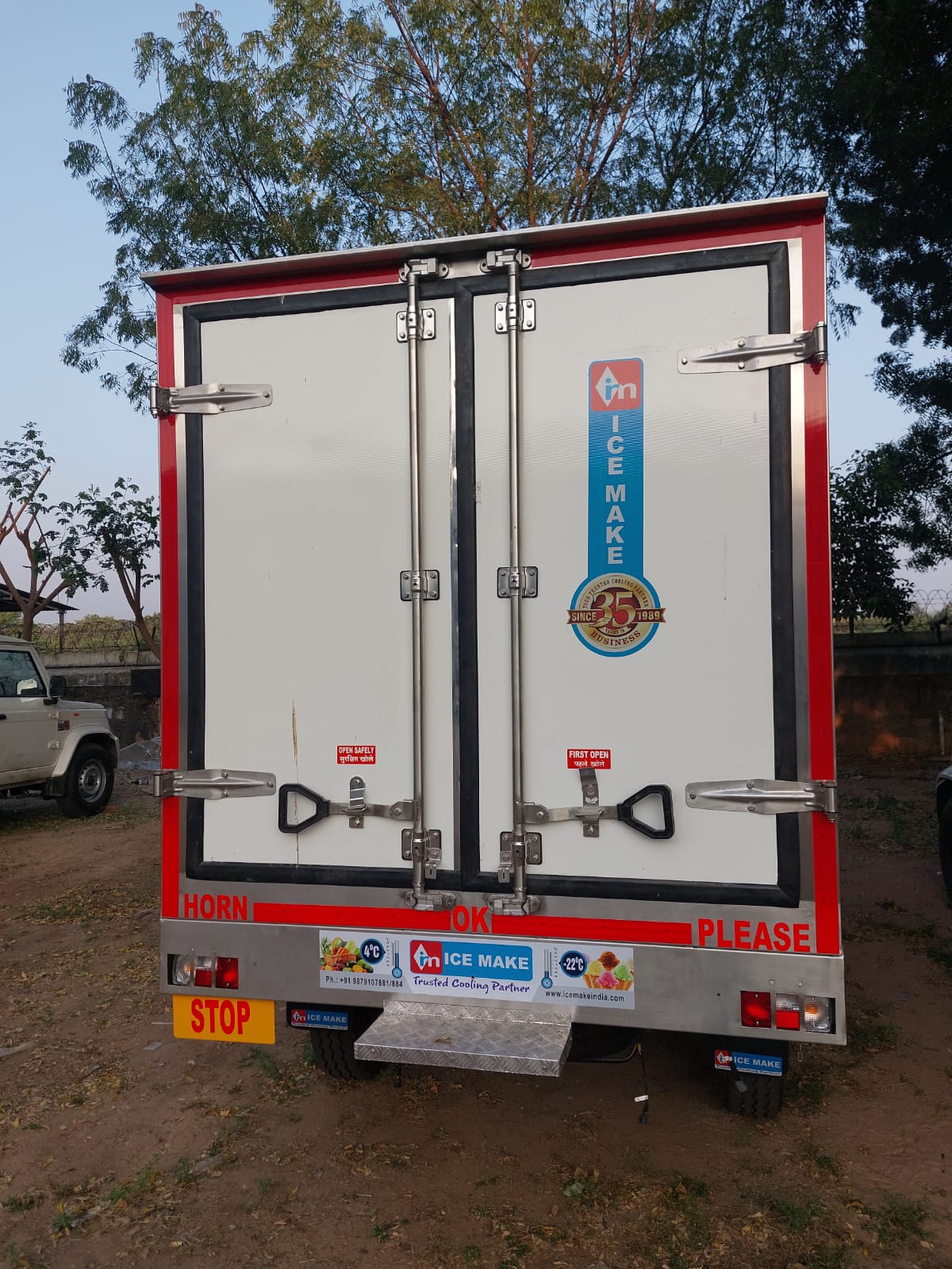 Deep-Freeze on Wheels: The Reefer Van That Keeps Frozen Goods Perfect